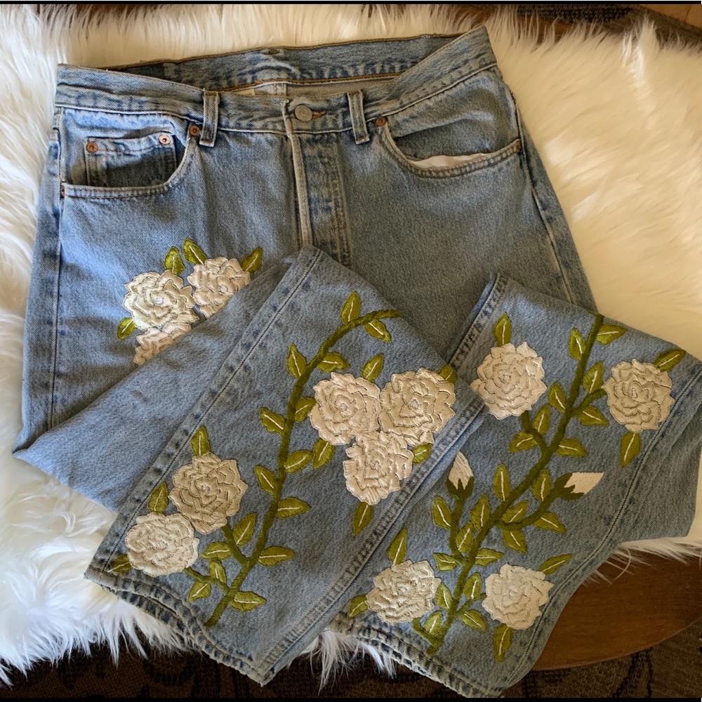 Dirt Road Designs Levi’s embroidered Jeans 34x32